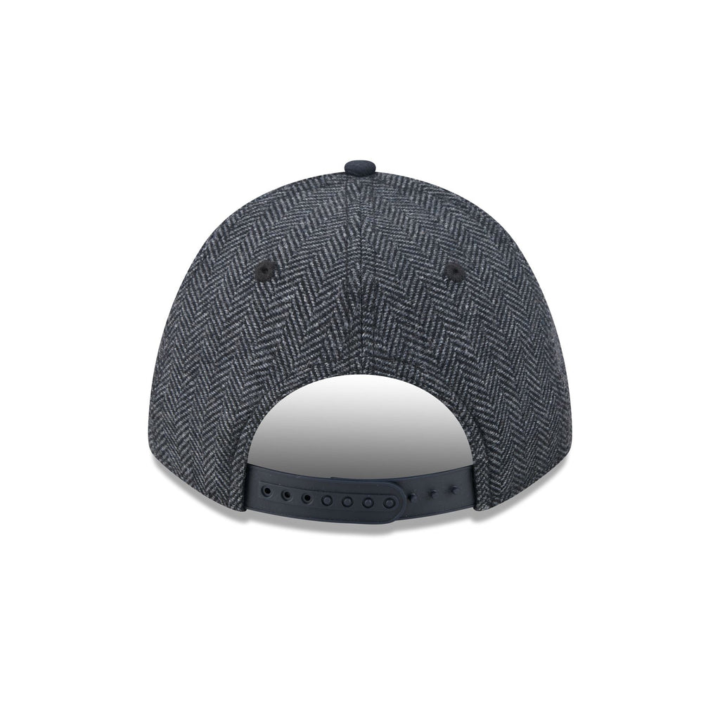 Boston Red Sox Faux Wool 9FORTY M-Crown Snapback Hat